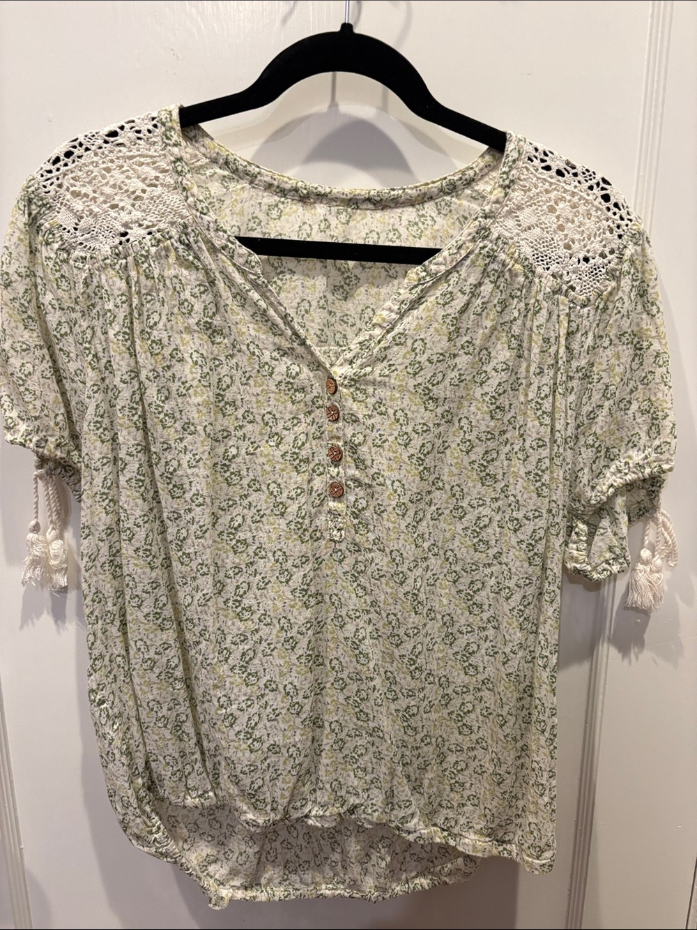 Cream and Green Floral Crochet Yoke Button-Up Peasant Blouse BN512